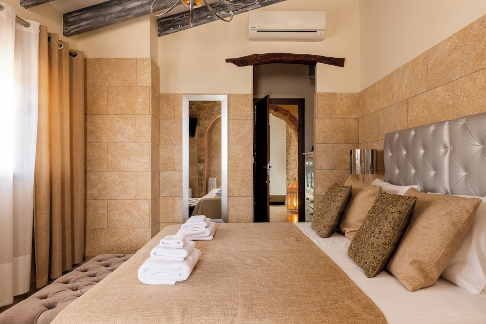 Deluxe Double Room, Air conditioning, Mountain View photo 3