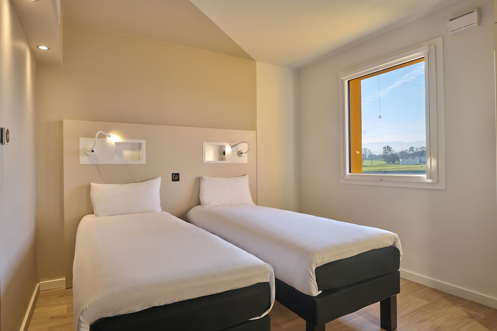 Twin Room, 2 Twin Beds - Photo 1
