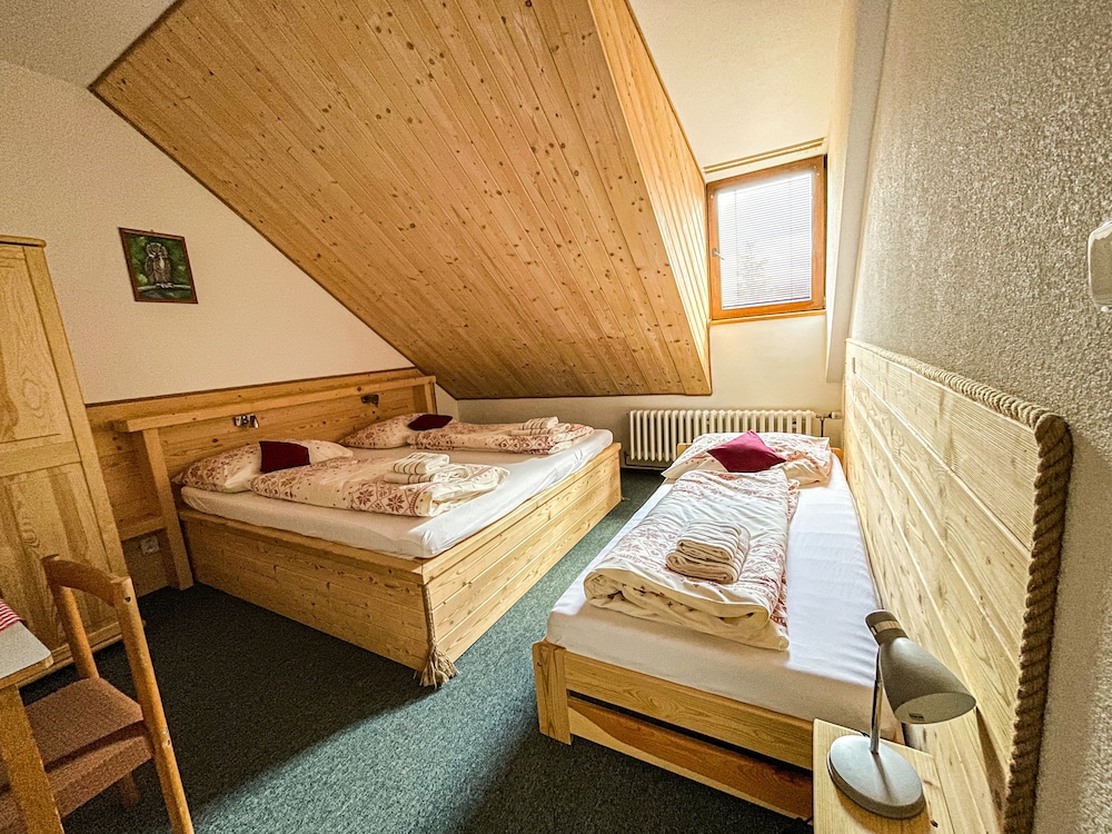 Basic Triple Room photo 2