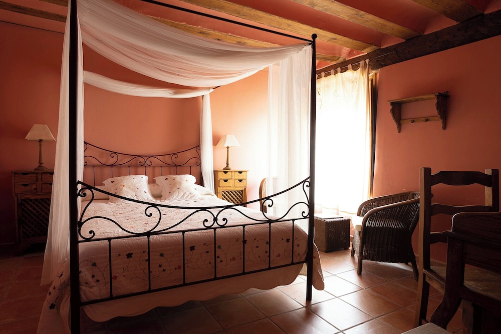 Deluxe Room - Photo 3