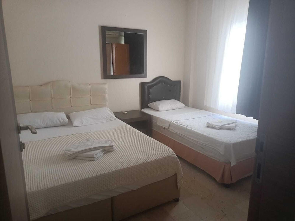 Economy Triple Room