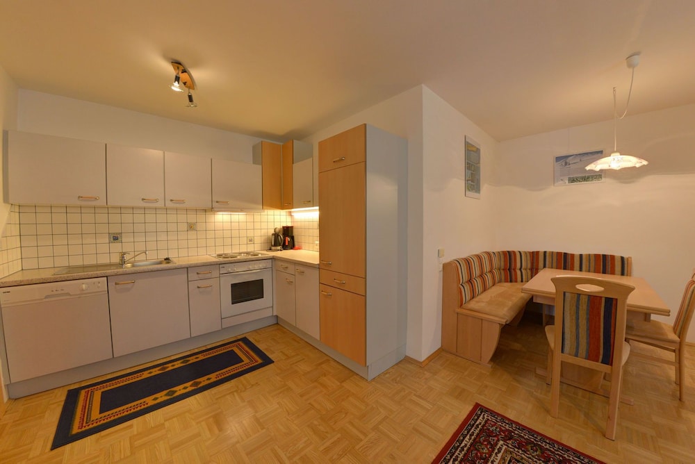 Apartment (4 House 33) photo 1