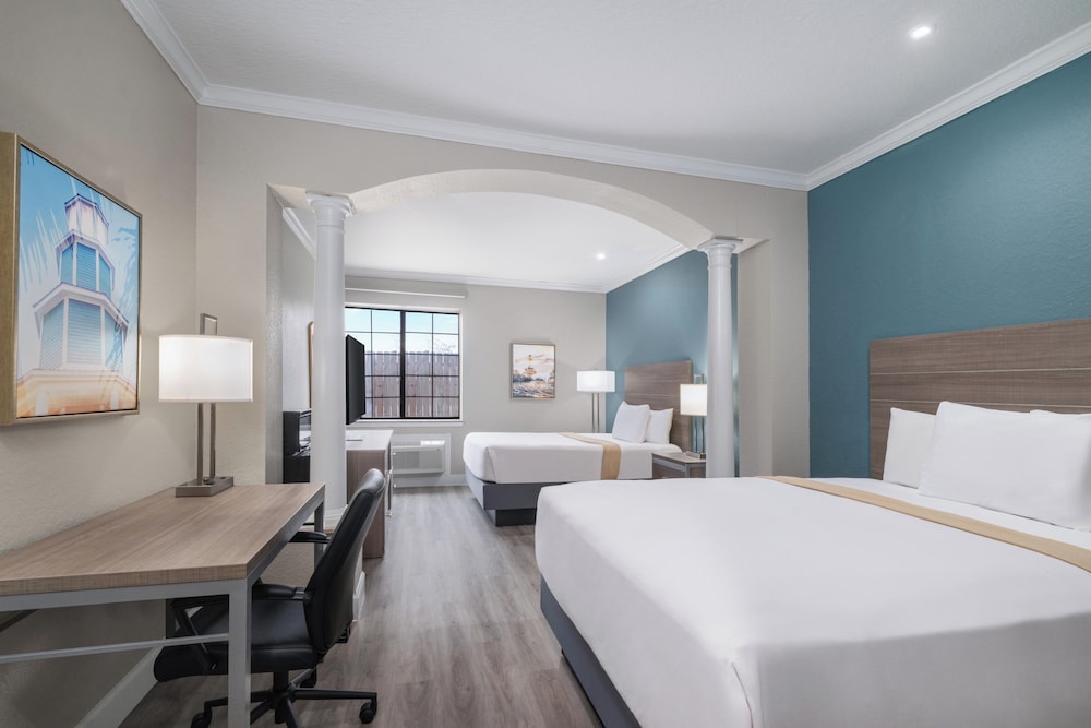 Standard Room, 2 Queen Beds, Accessible, Bathtub photo 2