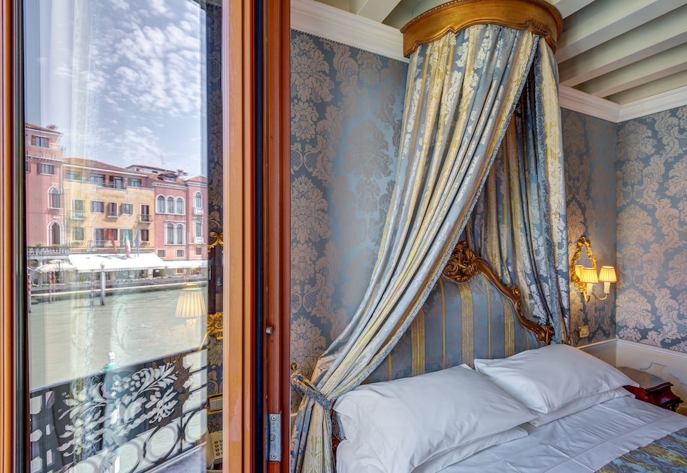 Junior Suite, Canal View (Prestige) photo 2
