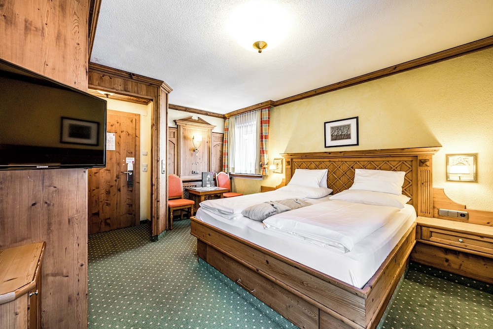 Standard Double Room (Alpina) photo 2