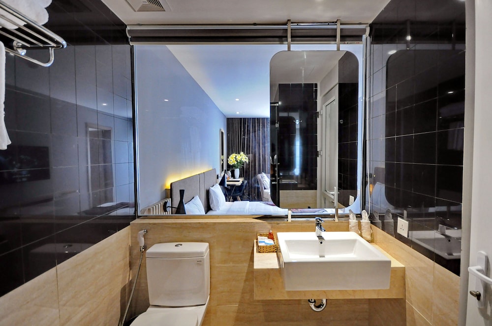 Family Room - Photo 6