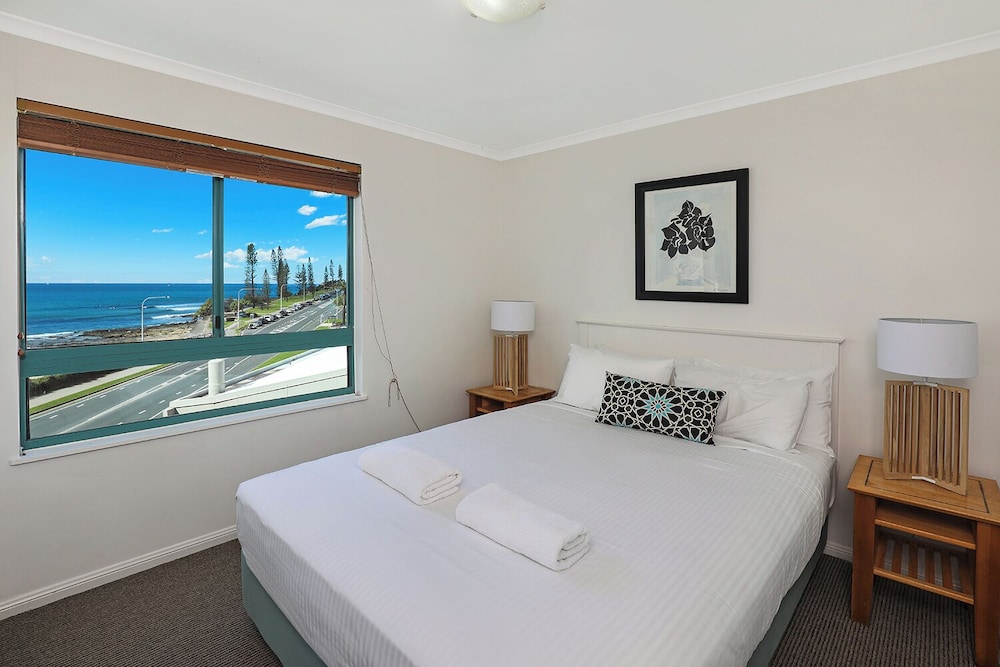 Beachside Three Bedroom Ocean View Rooftop photo 1