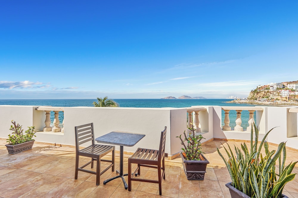 Junior Suite, 1 King Bed, Ocean View