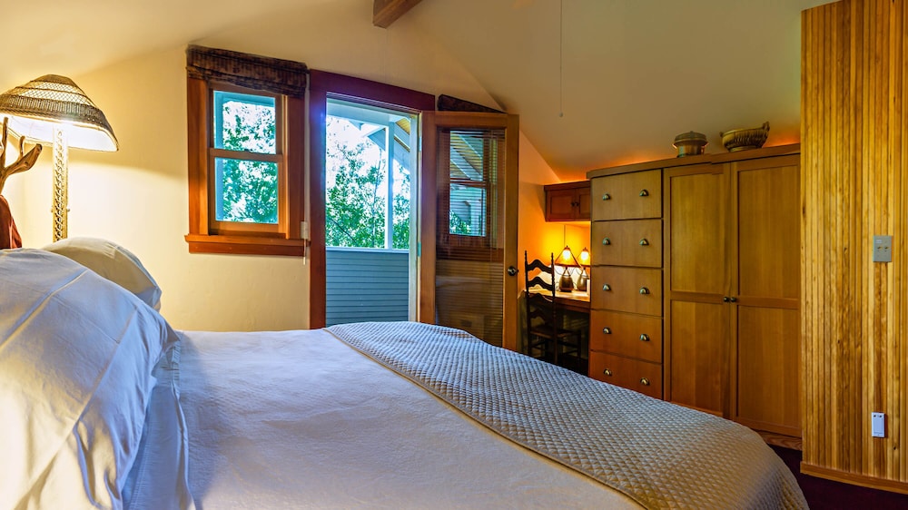 Upper Suite