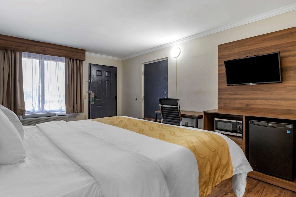 Room, 1 King Bed, Accessible, Non Smoking - Photo 4