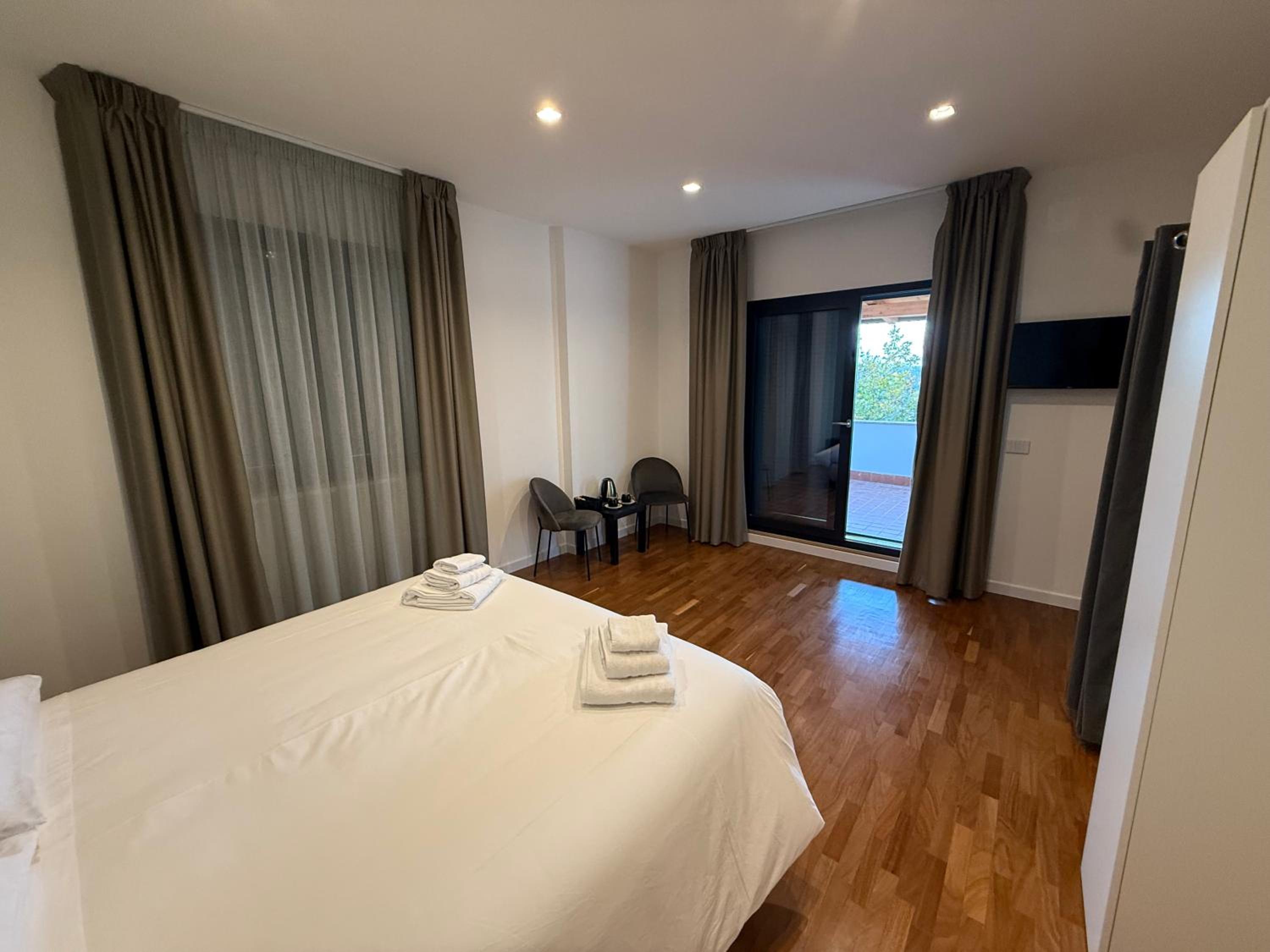 Deluxe Double Room photo 2
