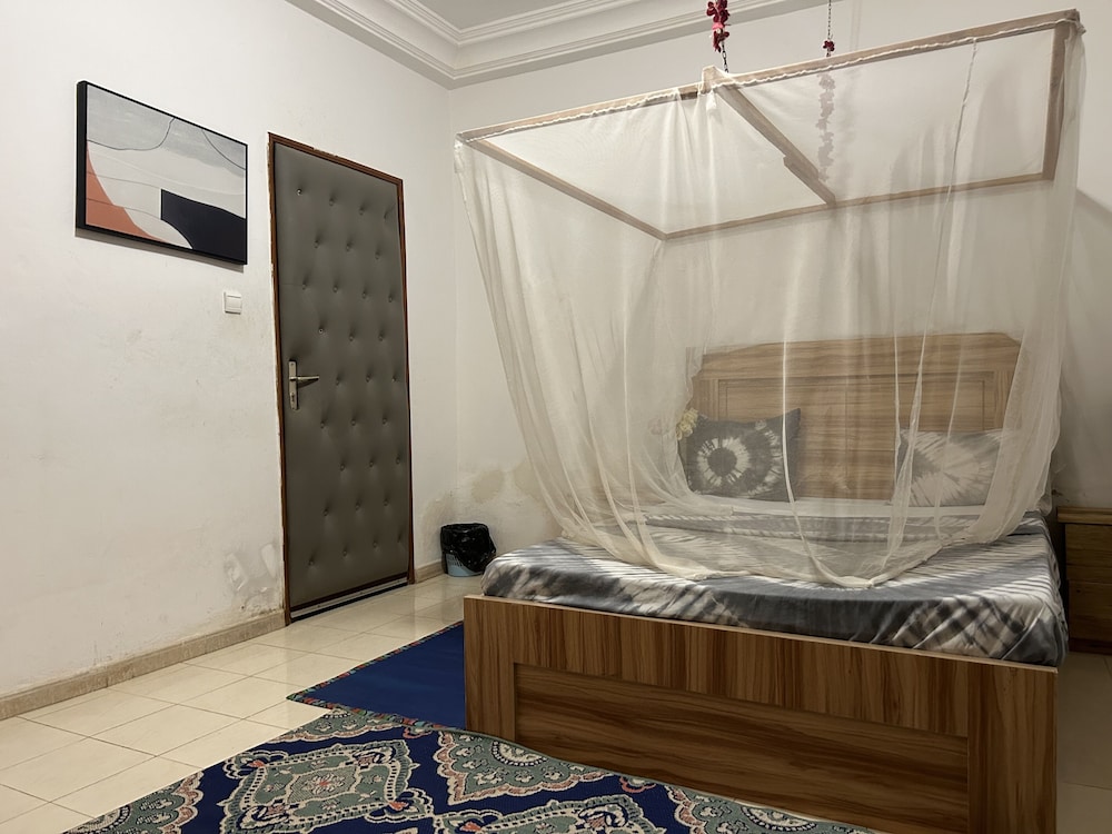 Basic Double Room, 1 Queen Bed photo 3