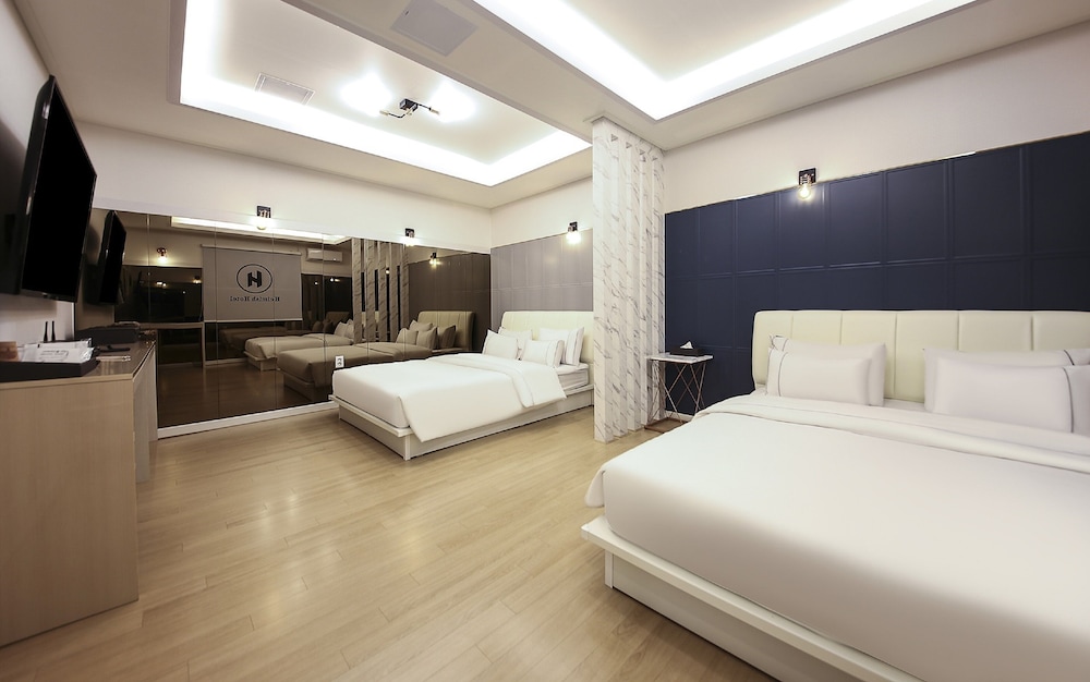 Premium Twin Room