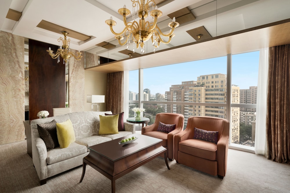 Valley Wing Grand Diplomat Suite King photo 3