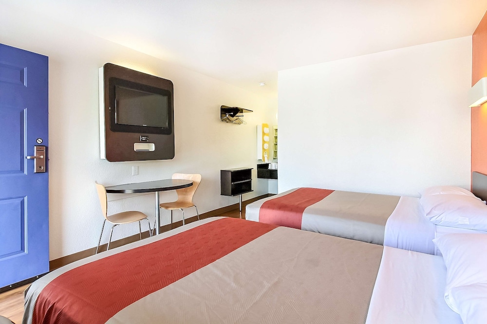 Standard Room, 2 Double Beds, Non Smoking, Refrigerator & Microwave
