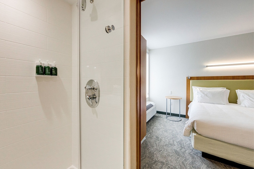 Suite, Multiple Beds - Photo 2