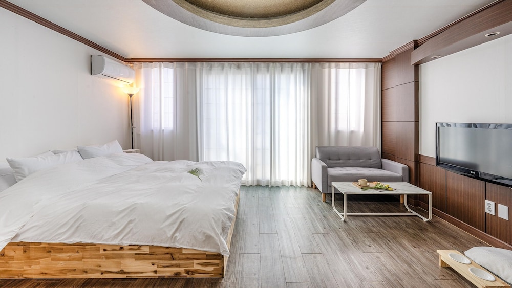 Basic Room, 1 Bedroom (Room 302(Multiple layer,Pet,BBQ))