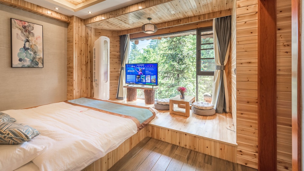 Family Room (Mainland Chinese Citizen Only) - Photo 1