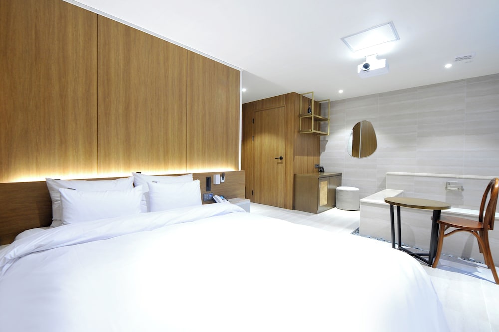 Studio Suite photo 2