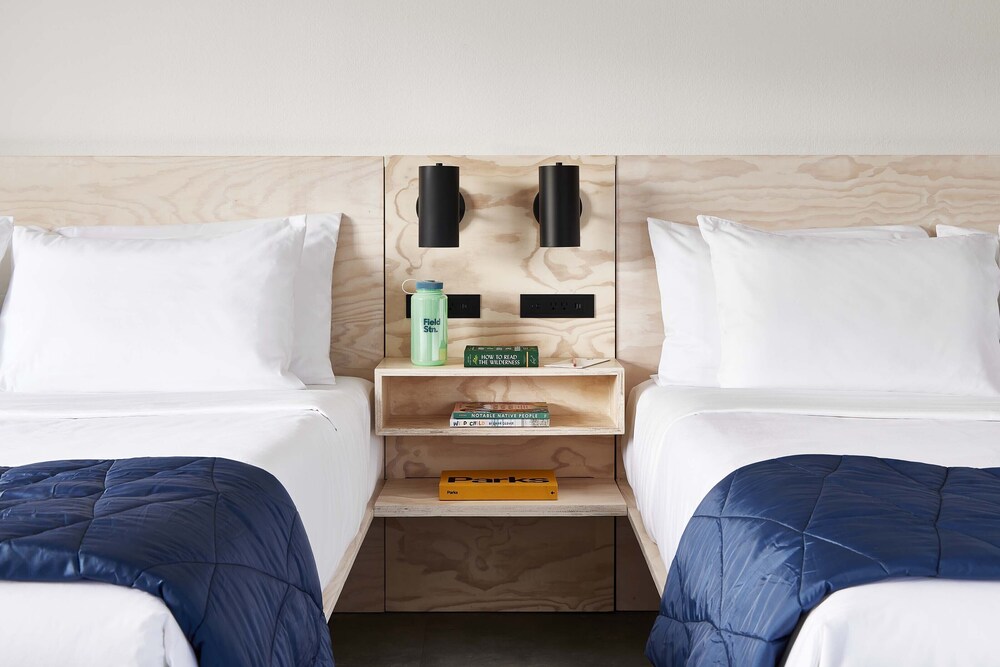 Double Room, 2 Queen Beds, Mobility Accessible - Photo 6