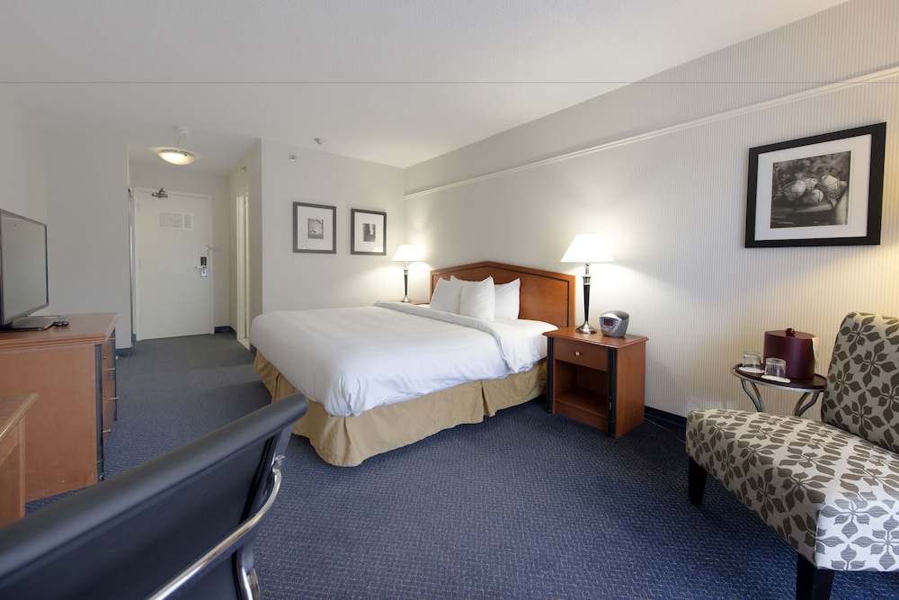 Traditional Room, 1 King Bed - Photo 3