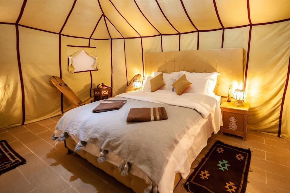 Deluxe Tent photo 2