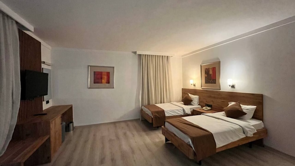 Standard Twin Room photo 2