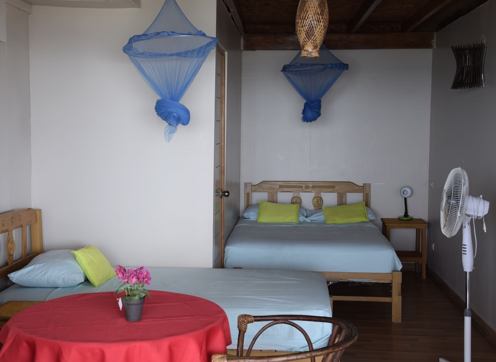 Family Quadruple Room, Multiple Beds, Non Smoking, Courtyard View photo 3