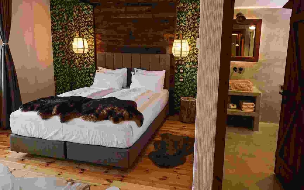 Deluxe Double or Twin Room, Balcony