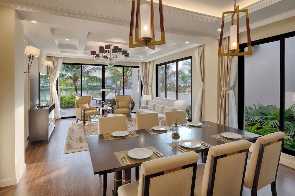 4-Bedroom Villa Garden View with Private Pool thumbnail 5