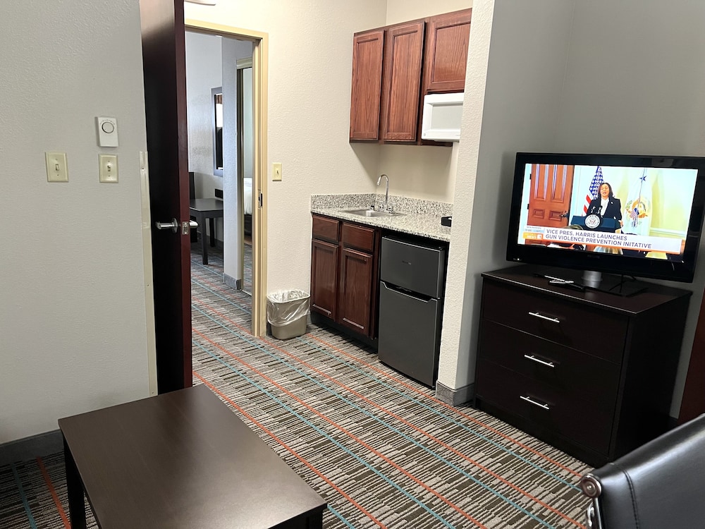 Business Suite, Non Smoking - Photo 4