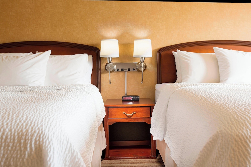 Room, 2 Queen Beds - Photo 1