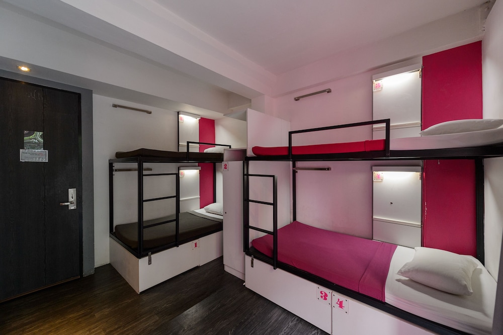 Bed in 6 bed Female Dormitory photo 2