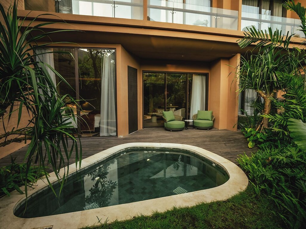 Imagi Oasis Suite Plunge Pool