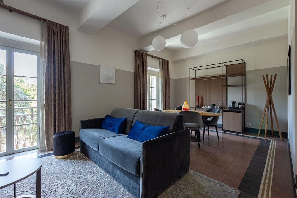 Two-Bedroom Suite Camelia - Photo 12