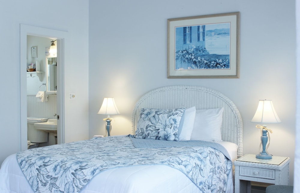 Cottage Queen Room First And Second Floor photo 1
