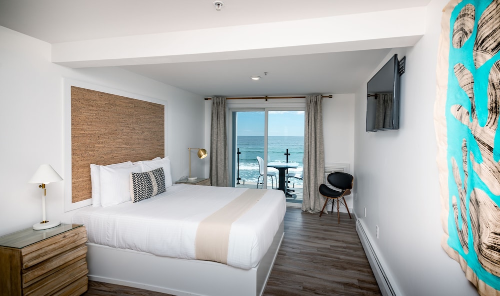 Ocean Front Queen