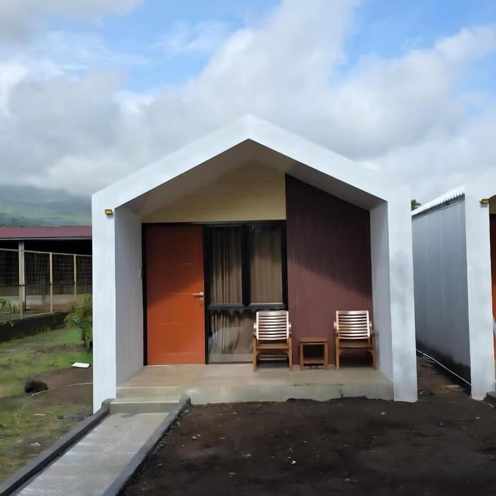 Deluxe Double Room, 1 King Bed, Pool View