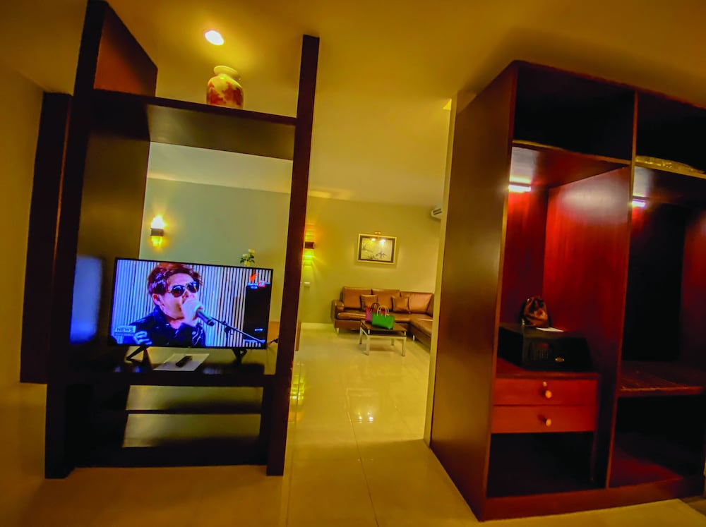 Sino Suite - Photo 13