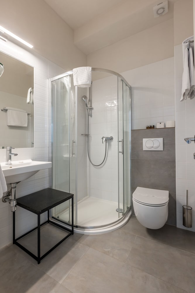 Standard Double or Twin Room photo 2