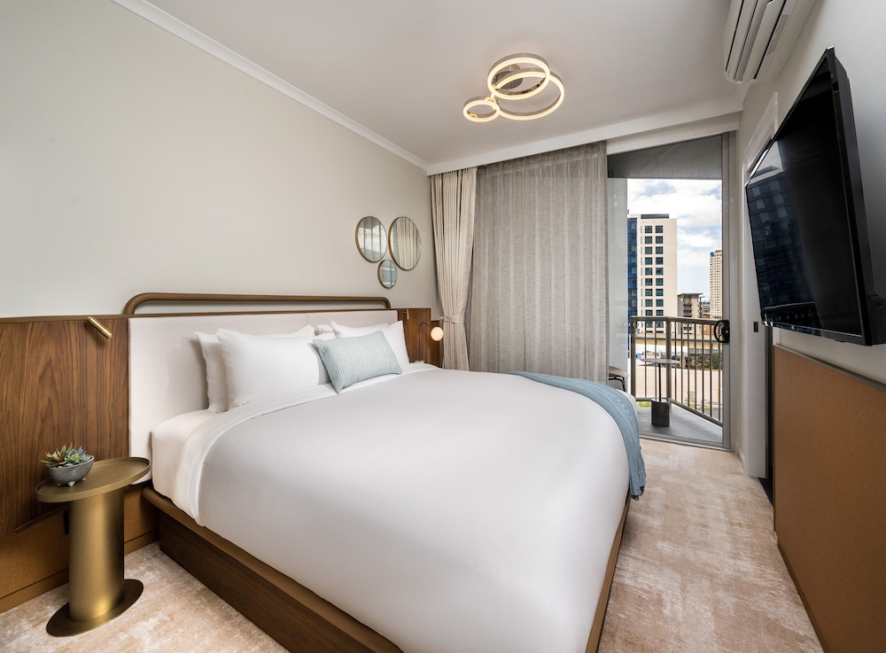 Hotel Deluxe Room - Photo 1