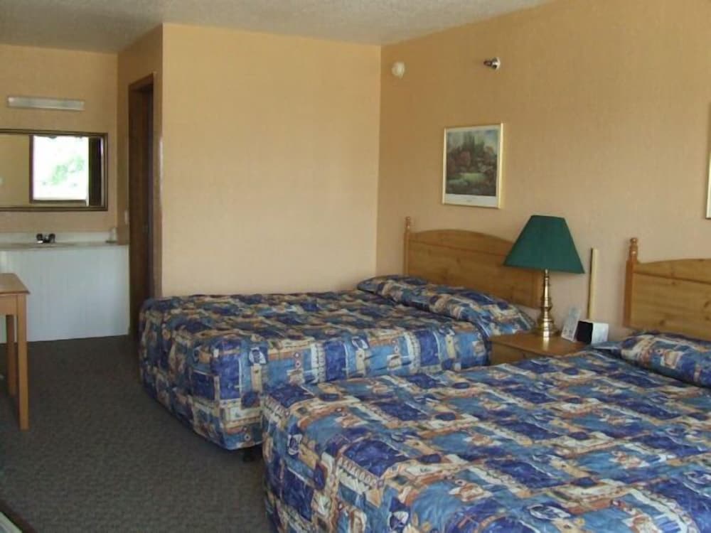 Room, 2 Queen Beds photo 1