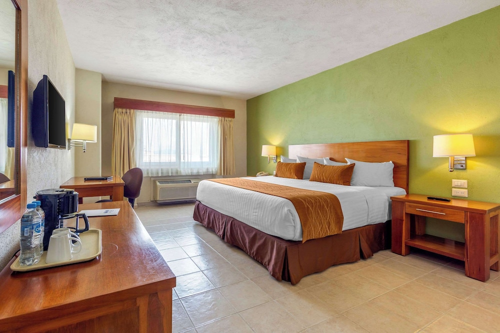 Business Room, 1 King Bed, Non Smoking - Photo 3