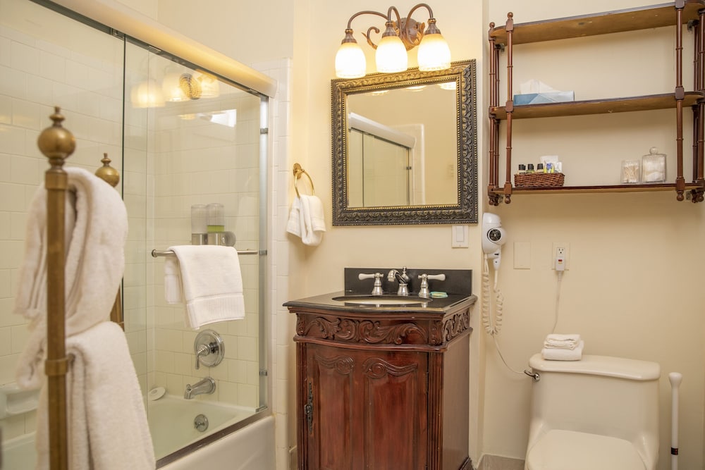 Superior Double Room, Ensuite - Photo 16