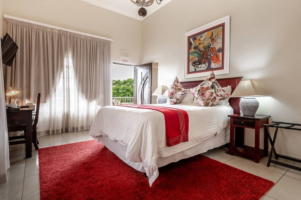 Deluxe Double Room, Patio, Courtyard View photo 1