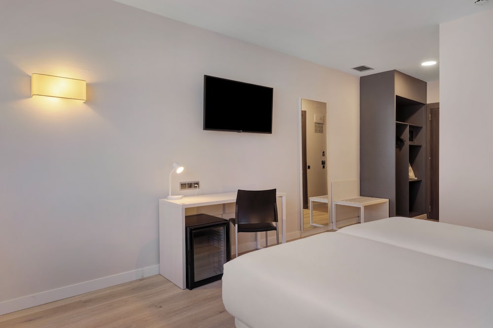 Twin Room - Photo 1