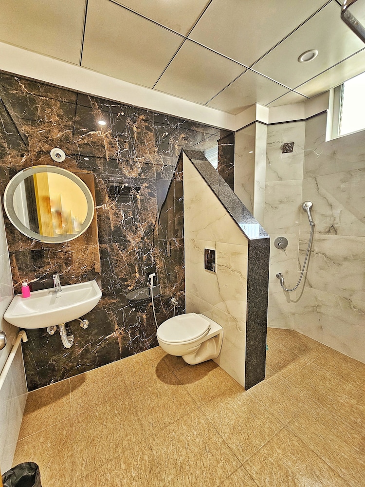 Deluxe Room - Photo 2