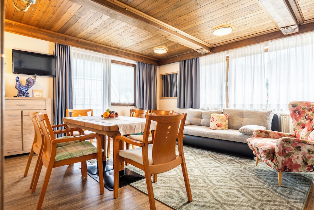 Suite, Mountain View