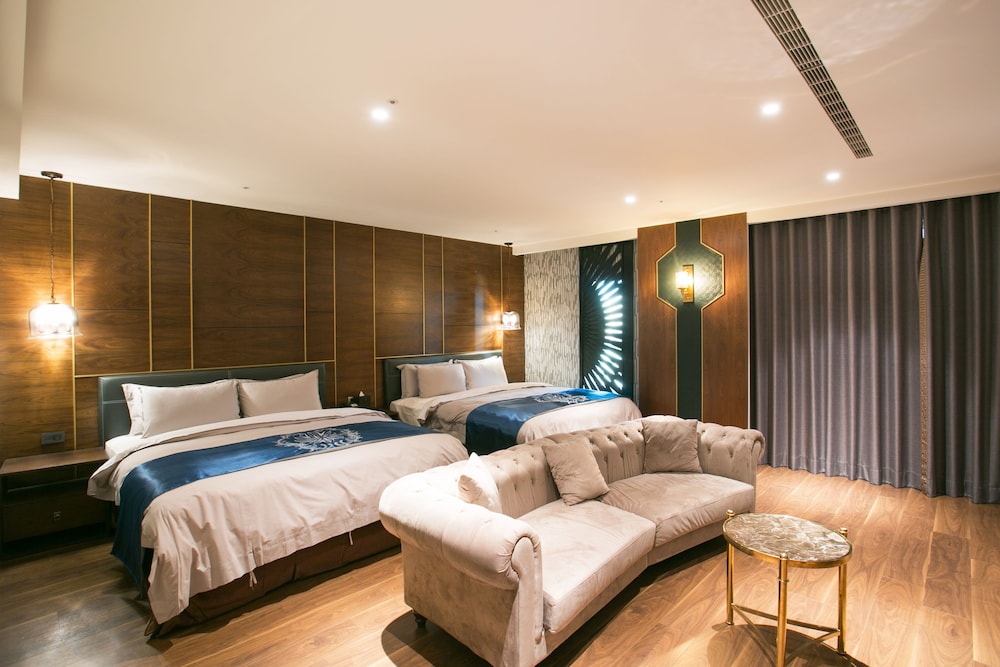 Deluxe Quadruple Room
