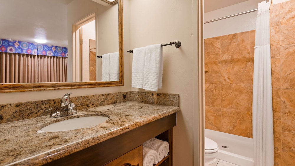 Suite, Multiple Beds, Non Smoking, Refrigerator & Microwave - Photo 6